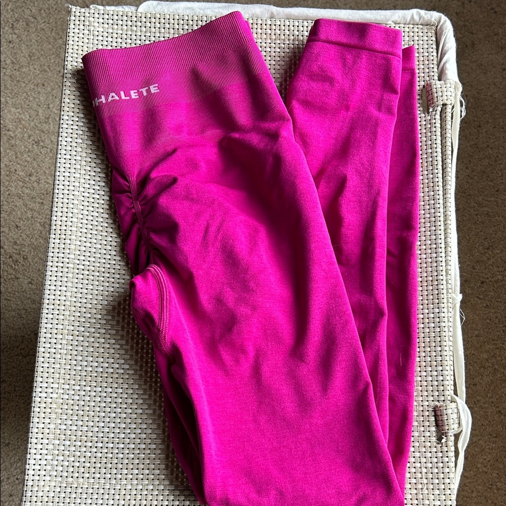 Amplify pink leggings- NEW WITHOUT TAGS- size medium